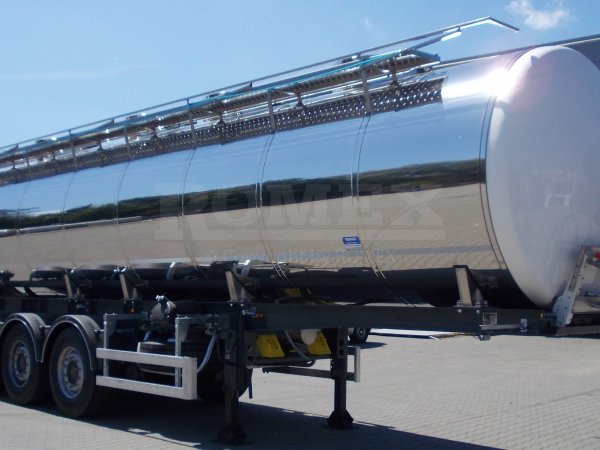 SEMIREMORCI CISTERNĂ PENTRU TRANSPORT LICHIDE ALIMENTARE