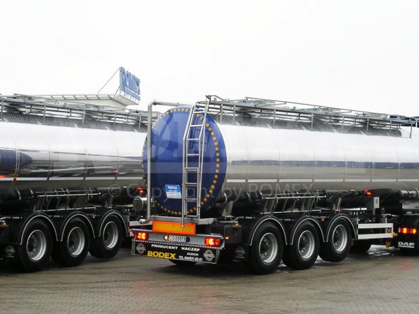 SEMIREMORCI CISTERNĂ PENTRU TRANSPORT LICHIDE ALIMENTARE