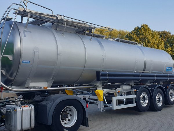 SEMIREMORCI CISTERNĂ PENTRU TRANSPORT AdBlue