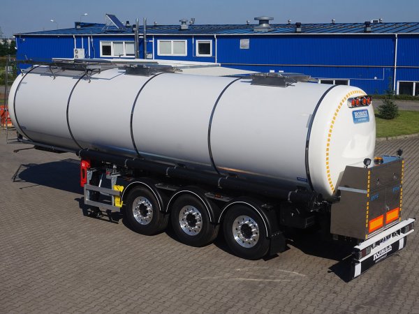 SEMIREMORCI CISTERNĂ PENTRU TRANSPORT AdBlue