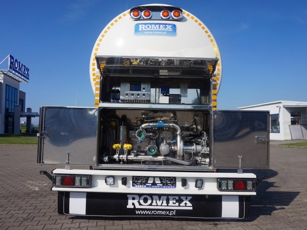 SEMIREMORCI CISTERNĂ PENTRU TRANSPORT AdBlue